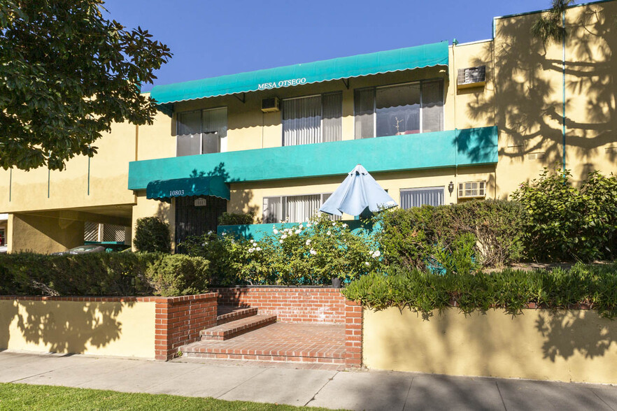 10803 Otsego St, North Hollywood, CA en venta - Foto del edificio - Imagen 1 de 39