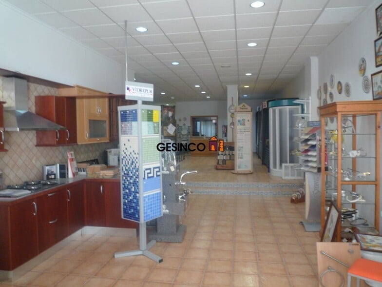 Local en Ontinyent, Valencia en venta - Foto del edificio - Imagen 2 de 5
