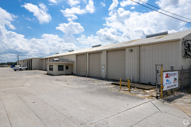 Más detalles para 502 E Bridgers Ave, Auburndale, FL - Flex, Naves en alquiler