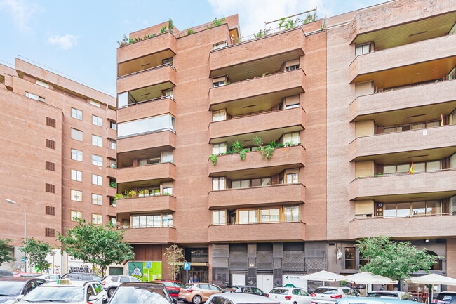 Más detalles de Calle Julián Romea, 3, Madrid - Edificio residencial​ en venta