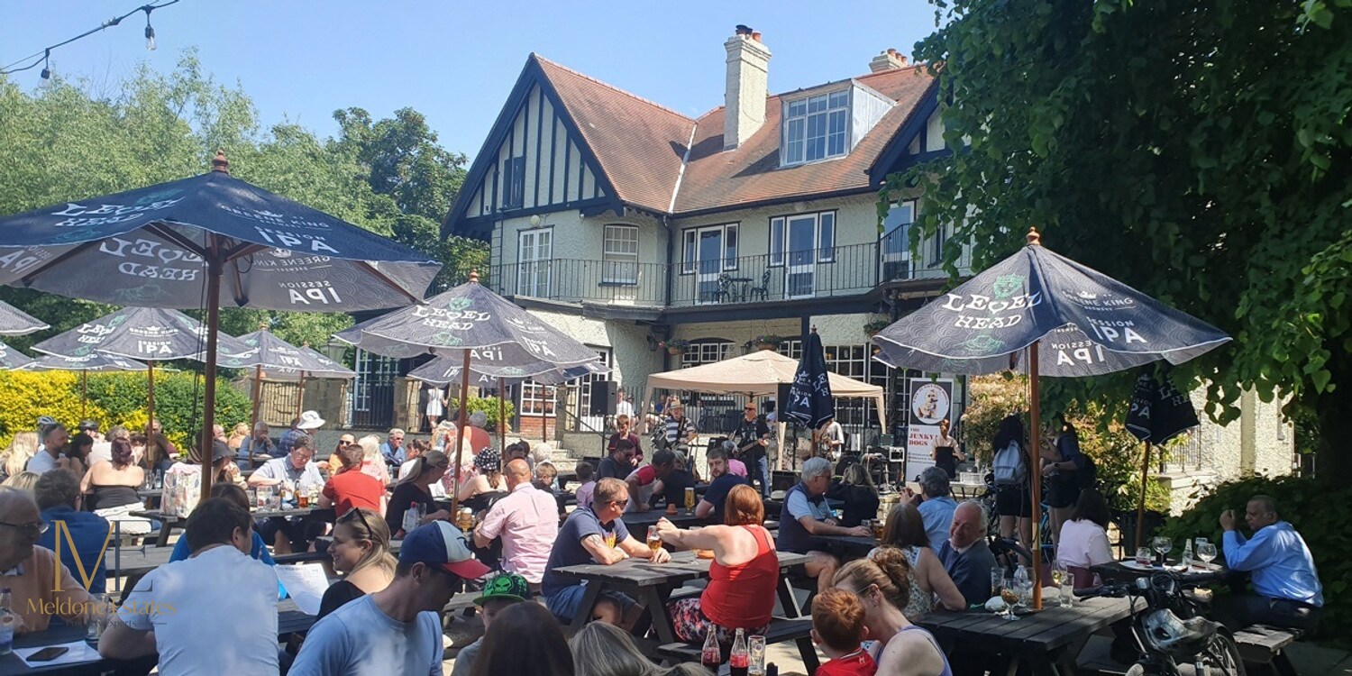 Waterside Dr, Walton On Thames en alquiler Foto del edificio- Imagen 1 de 23