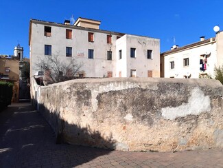 Más detalles de Plaça Benet Mercader, 3, La Bisbal d'Empordà - Local en venta