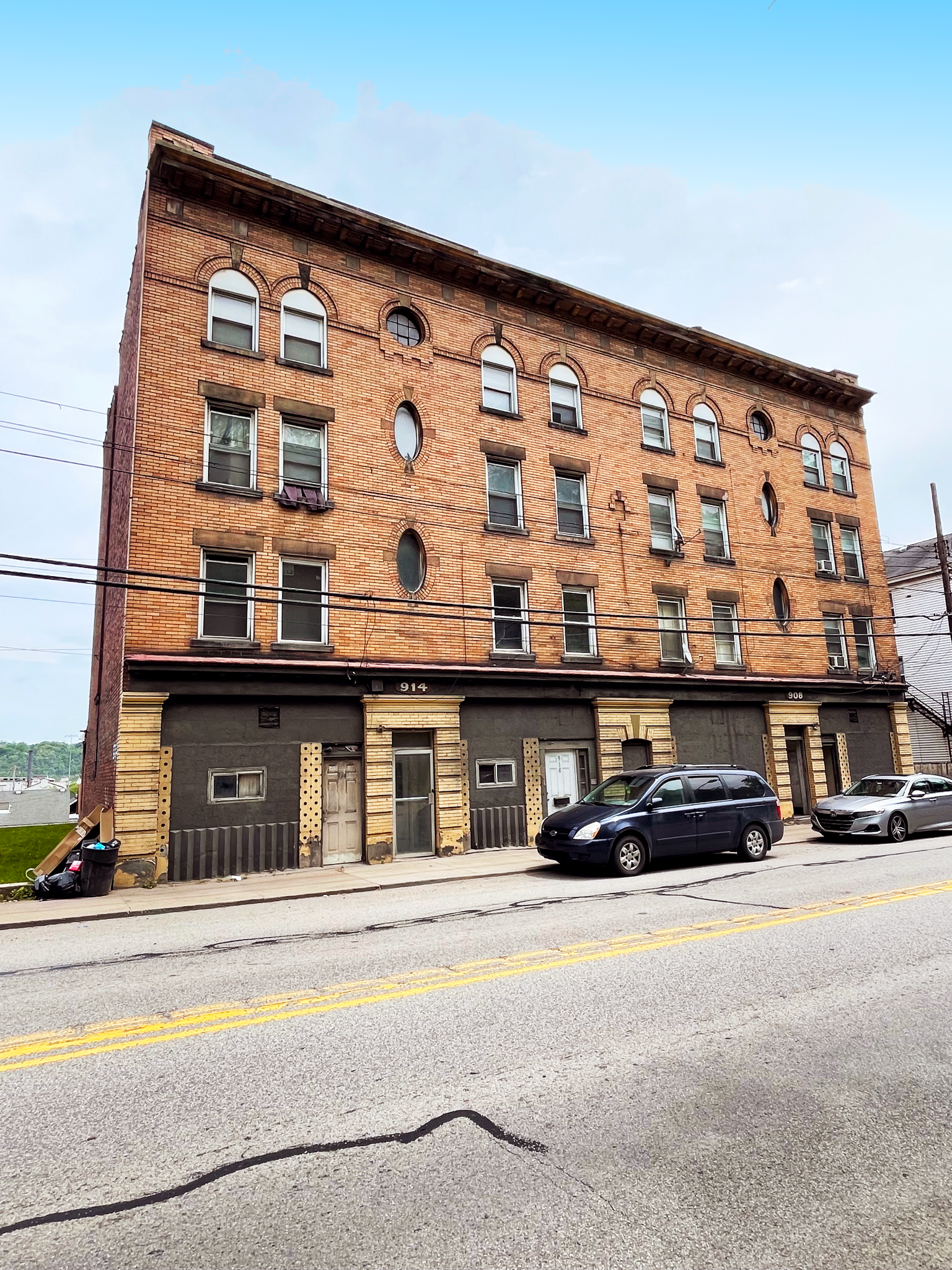 904-914 Island Ave, Mckees Rocks, PA en venta Foto del edificio- Imagen 1 de 6