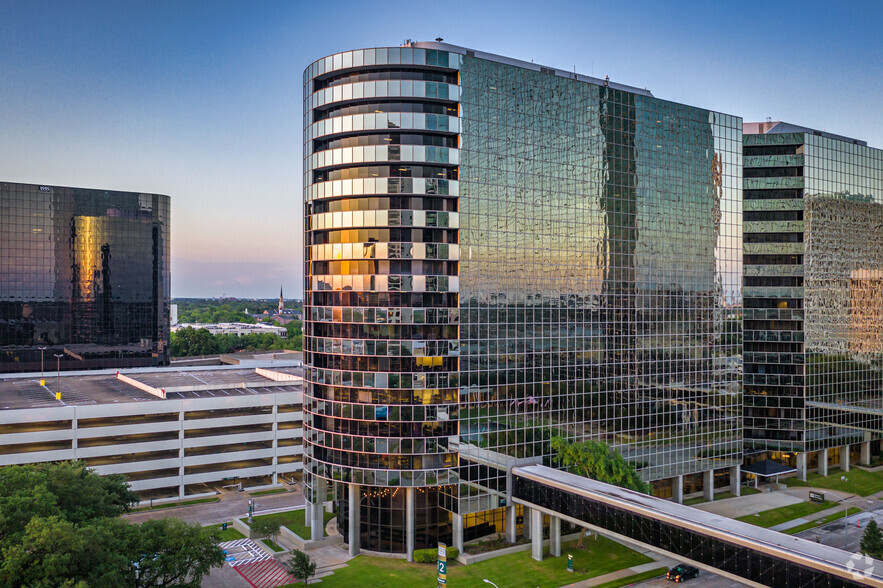 12 Greenway Plz, Houston, TX en alquiler - Foto del edificio - Imagen 1 de 6