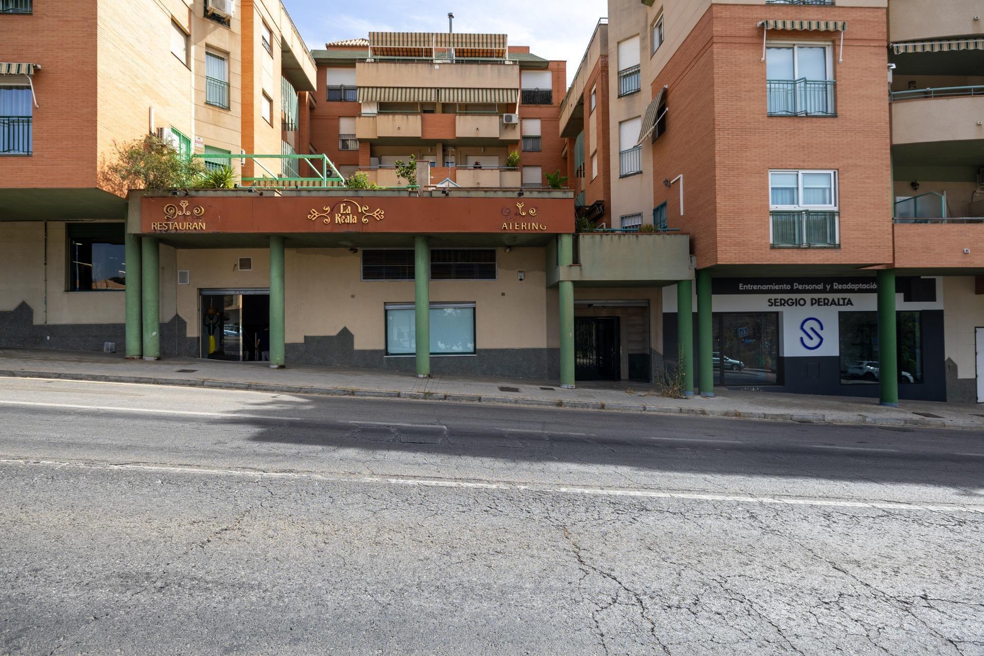 Avenida Santa María de la Alhambra, Granada, Granada en venta Foto del edificio- Imagen 1 de 35