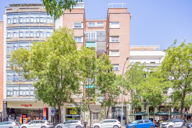 Más detalles de Calle José Ortega y Gasset, 65, Madrid - Edificio residencial​ en venta