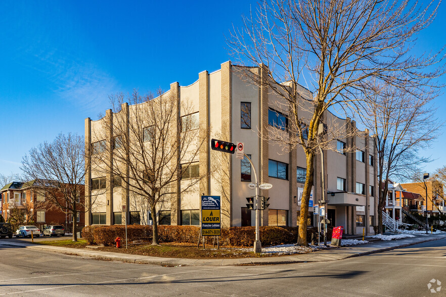 404 Boul Décarie, Montréal, QC en alquiler - Foto principal - Imagen 1 de 5