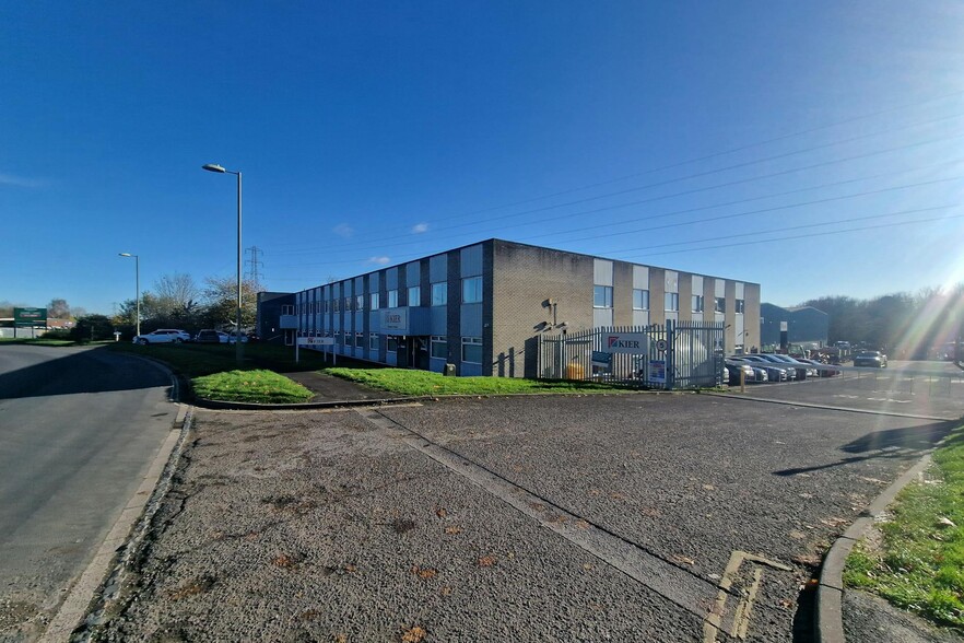 Armstrong Rd, Basingstoke en alquiler - Foto del edificio - Imagen 2 de 5