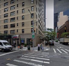 301 E 48th St, New York, NY en alquiler Foto del edificio- Imagen 2 de 2