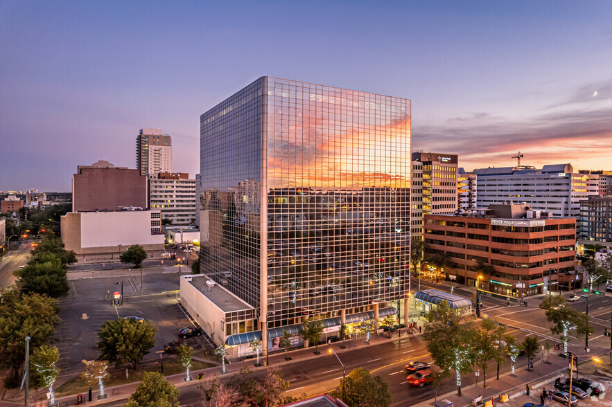 10665 Jasper Ave, Edmonton, AB en alquiler - Foto del edificio - Imagen 2 de 14