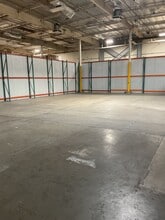 21350 Lassen St, Chatsworth, CA en alquiler Foto del edificio- Imagen 2 de 3