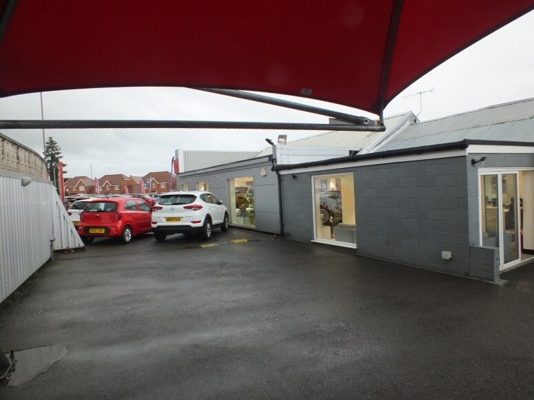 1 Ash Hill Road, Ash en venta - Foto del edificio - Imagen 2 de 6