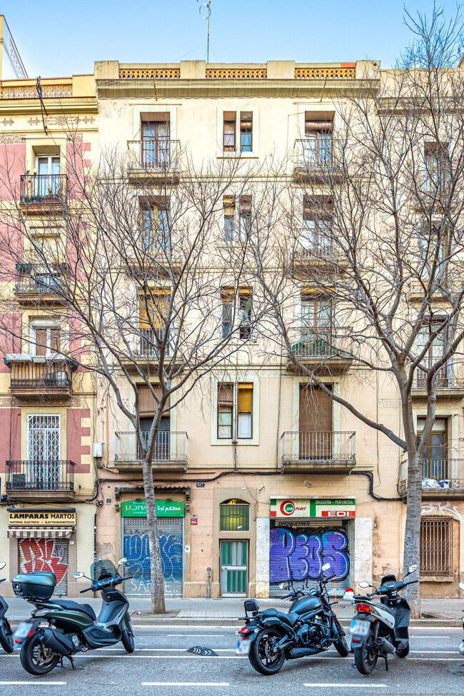 Más detalles de Carrer del Consell de Cent, 617, Barcelona - Edificio residencial​ en venta