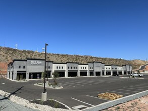 1552 Gateway Dr, Saint George, UT en alquiler Foto del edificio- Imagen 2 de 8