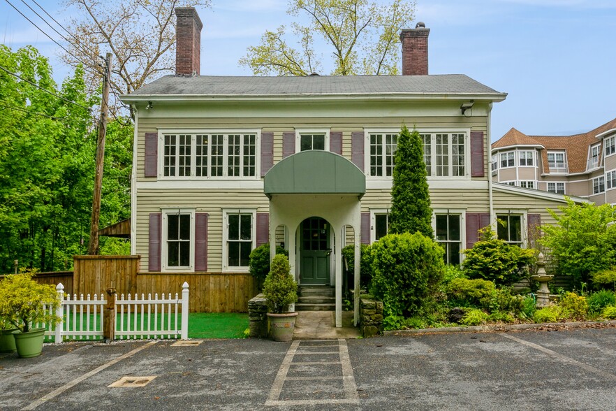 234 N Bedford Rd, Mount Kisco, NY en venta - Foto del edificio - Imagen 1 de 18