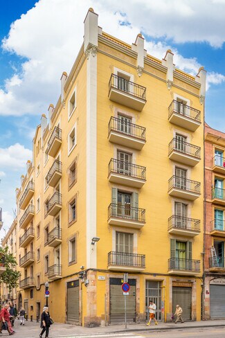 Más detalles de Carrer Nou de la Rambla, 81, Barcelona - Edificio residencial en venta