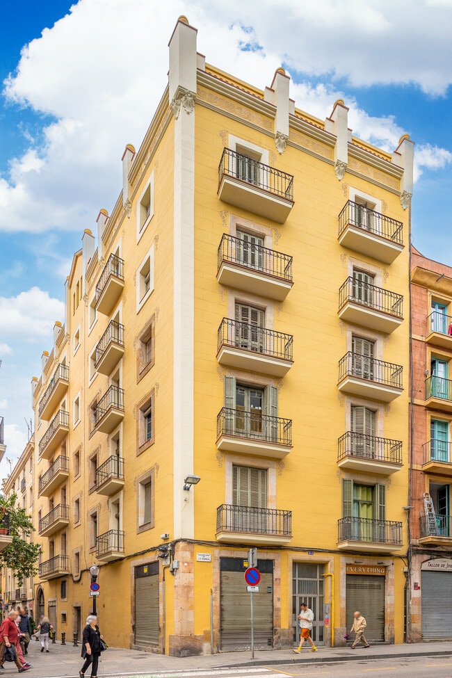 Más detalles de Carrer Nou de la Rambla, 81, Barcelona - Edificio residencial​ en venta