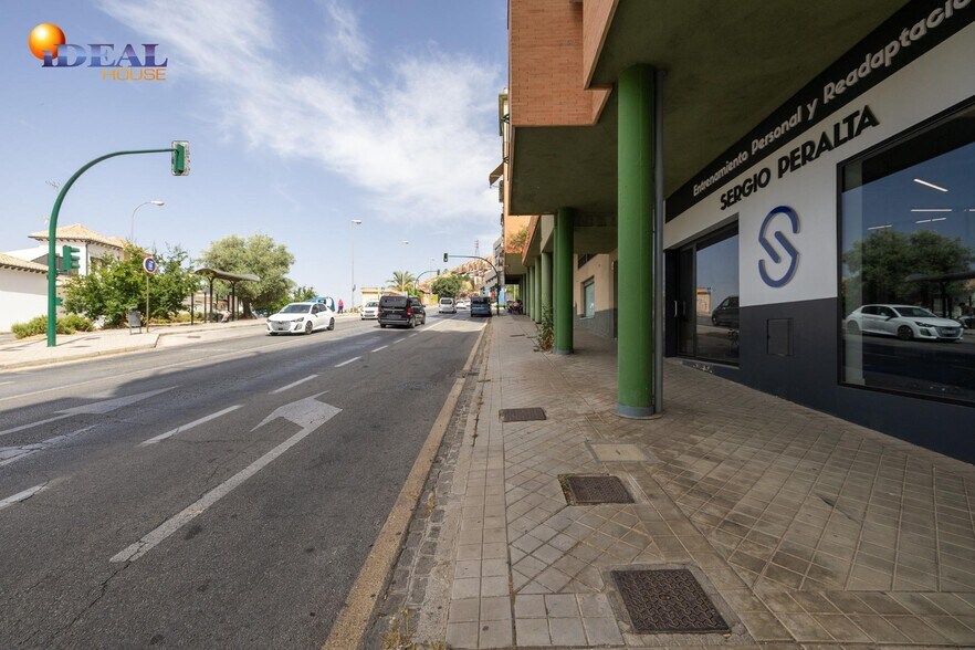 Avenida Santa María de la Alhambra, Granada, Granada en venta - Foto del edificio - Imagen 2 de 34