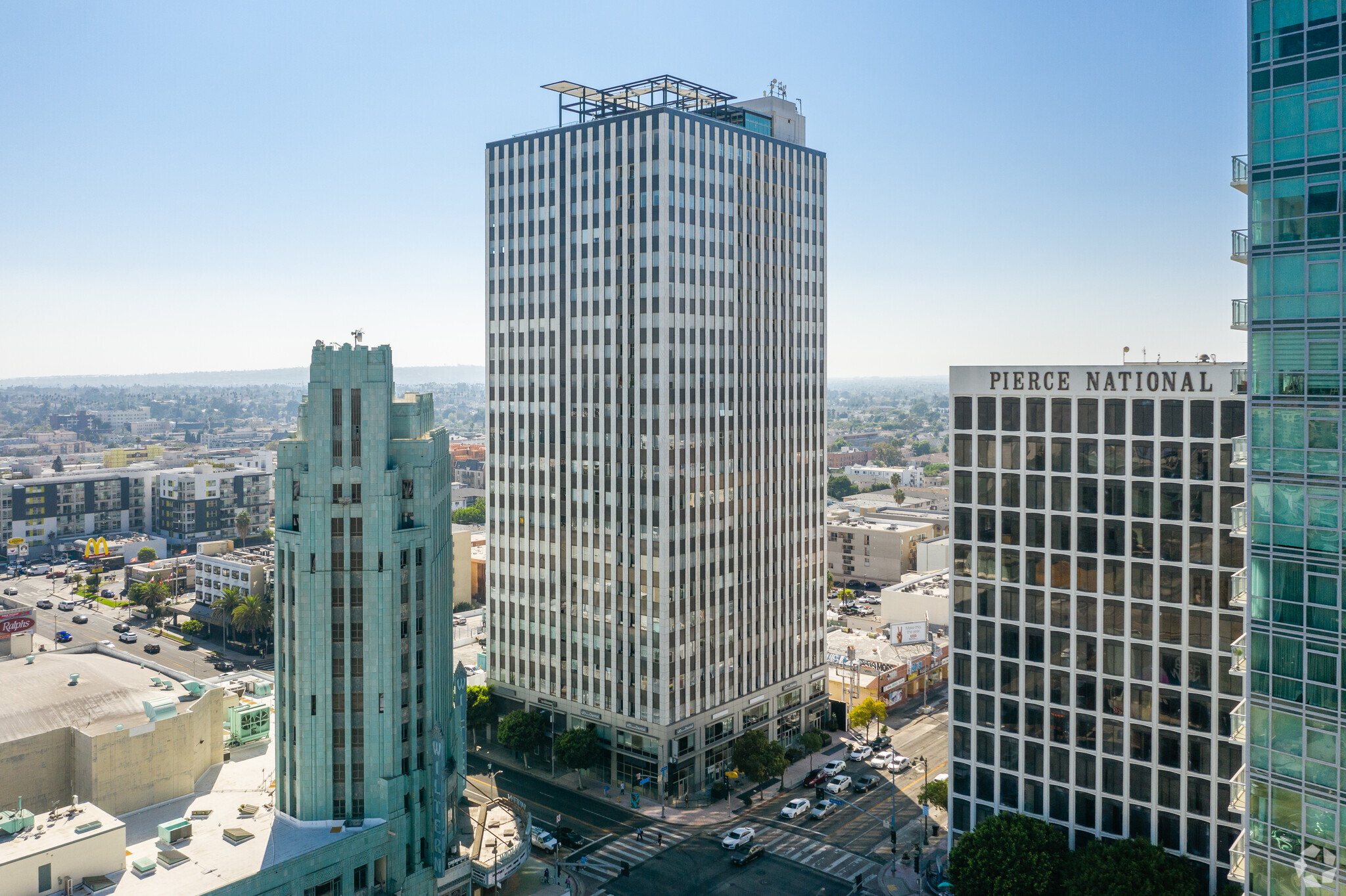 3810 Wilshire Blvd, Los Angeles, CA en alquiler Foto del edificio- Imagen 1 de 6