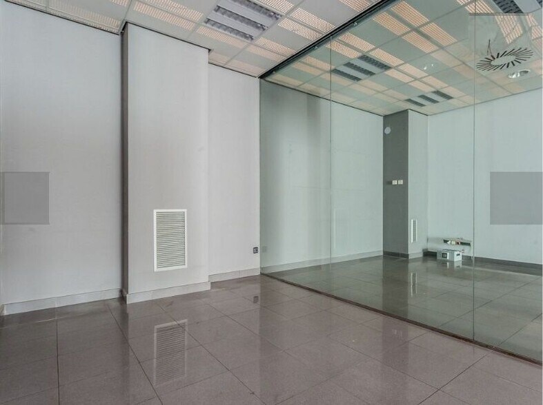 Nave en San Sebastián de los Reyes, Madrid en venta - Foto del interior - Imagen 2 de 5