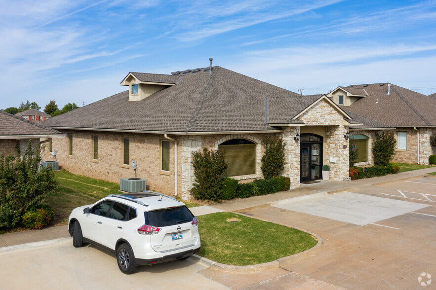 2236 NW 164th St, Edmond, OK en alquiler - Foto del edificio - Imagen 1 de 17