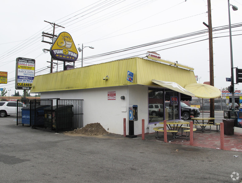 16153-16167 Nordhoff St, North Hills, CA en alquiler - Foto del edificio - Imagen 3 de 19