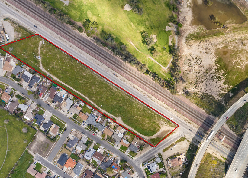 Cajon, San Bernardino, CA en alquiler - Foto del edificio - Imagen 3 de 5