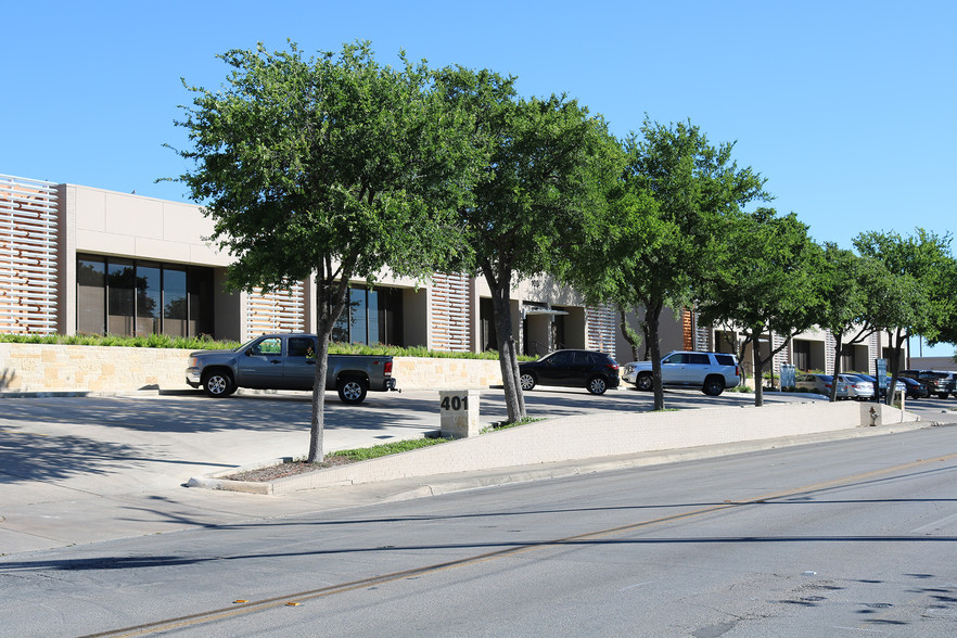 401 Isom Rd, San Antonio, TX en alquiler - Foto del edificio - Imagen 3 de 9