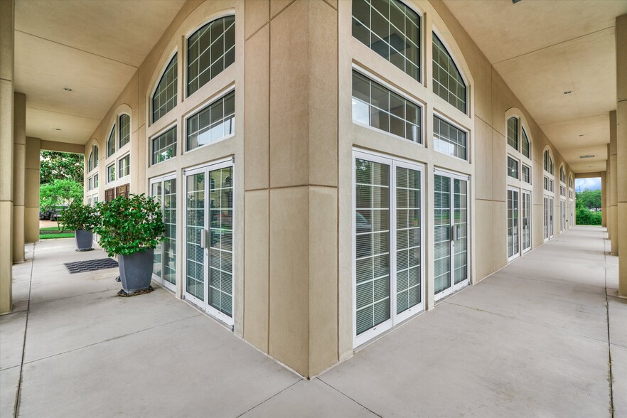 8303 Cypresswood Dr, Spring, TX en alquiler - Foto del edificio - Imagen 3 de 15