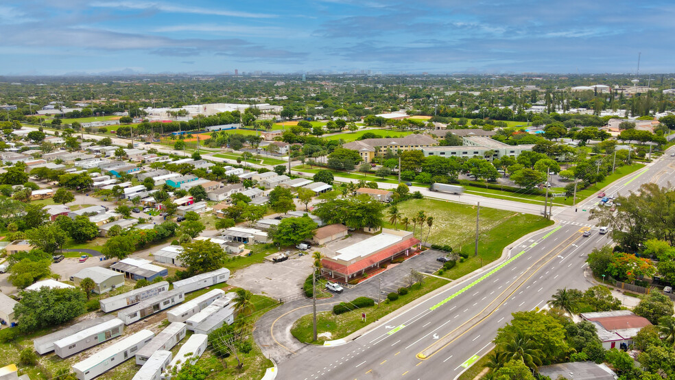 271 NE 48th St, Deerfield Beach, FL en alquiler - Foto del edificio - Imagen 2 de 6