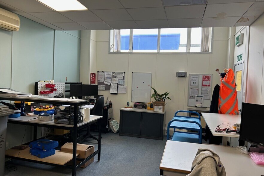 Bath Rd, Thatcham en venta - Foto del edificio - Imagen 2 de 9