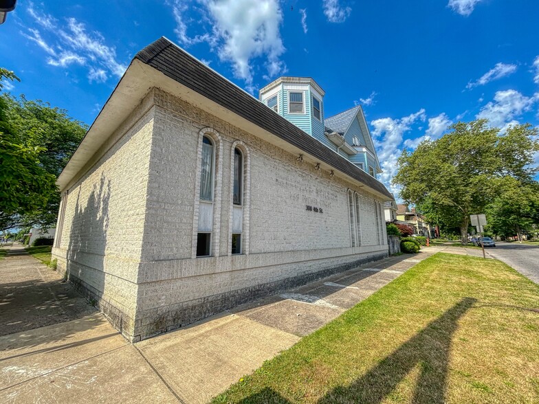 300 4th St, Elyria, OH en alquiler - Foto del edificio - Imagen 2 de 26