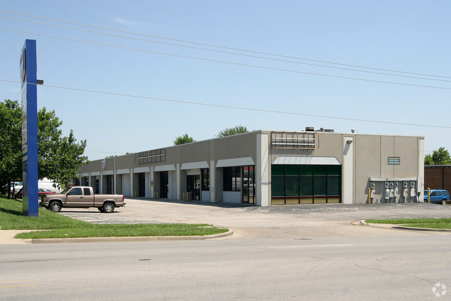 7609 Raytown Rd, Raytown, MO en alquiler - Foto del edificio - Imagen 2 de 3