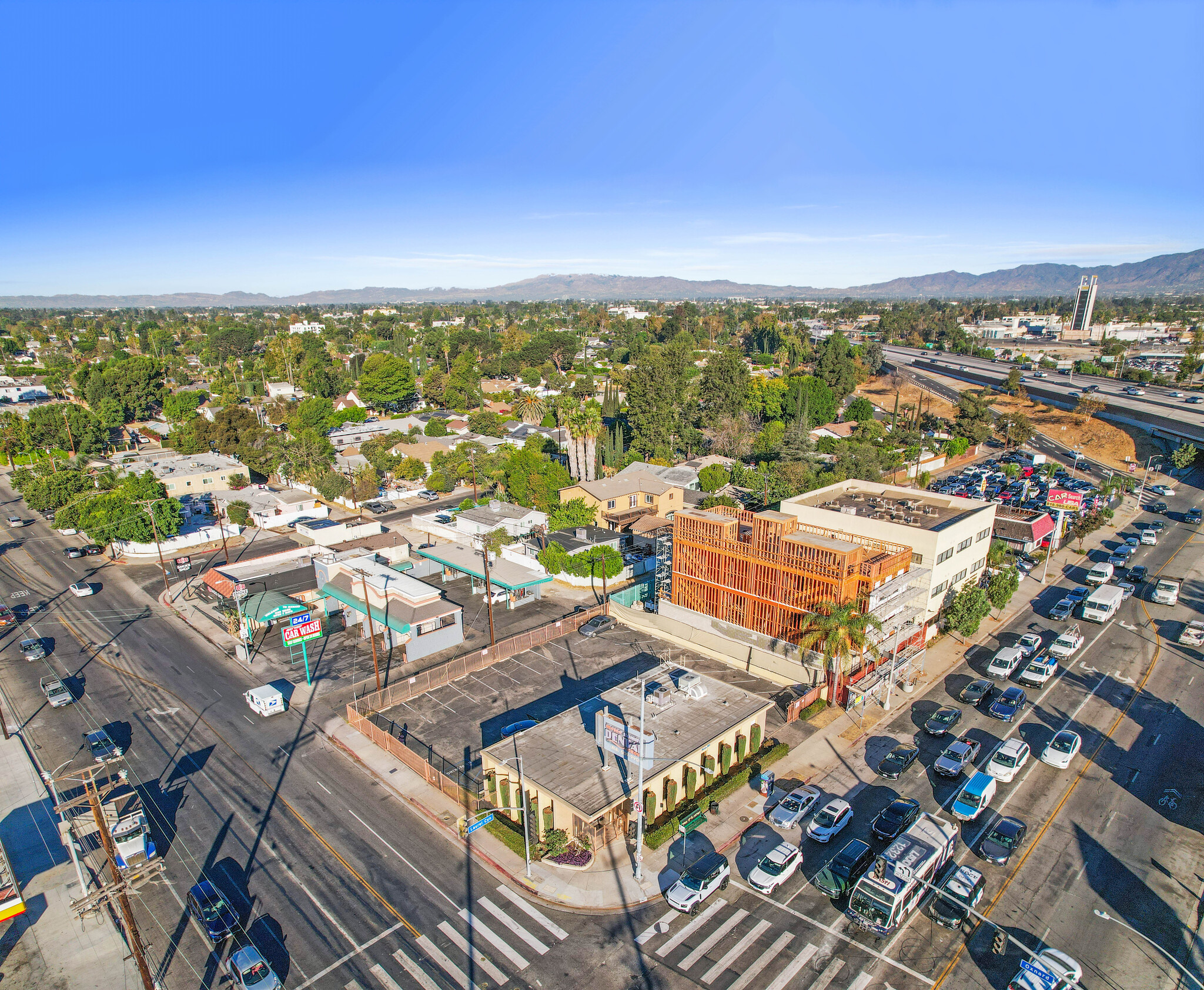 6001 Laurel Canyon Blvd, North Hollywood, CA en alquiler Foto del edificio- Imagen 1 de 14