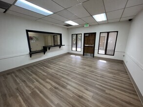 701 Howe Ave, Sacramento, CA en alquiler Foto del interior- Imagen 1 de 8