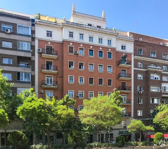 Calle Cea Bermúdez, Madrid, Madrid en alquiler - Foto del edificio - Imagen 2 de 2