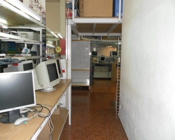 Local en Córdoba, Córdoba en alquiler - Foto del edificio - Imagen 3 de 6