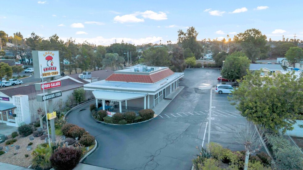 904 S Main Ave, Fallbrook, CA en venta - Foto del edificio - Imagen 1 de 2