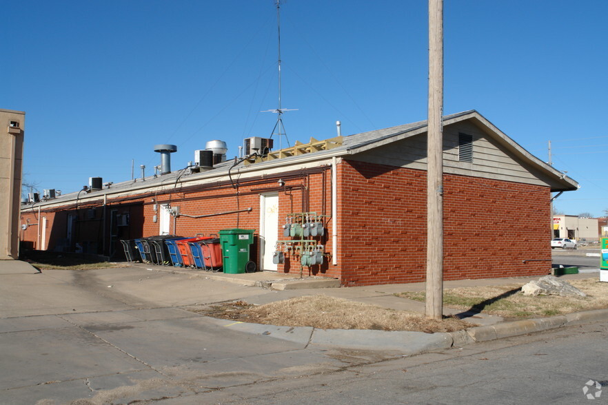 2417-25 S Glendale St, Wichita, KS en alquiler - Foto del edificio - Imagen 2 de 4