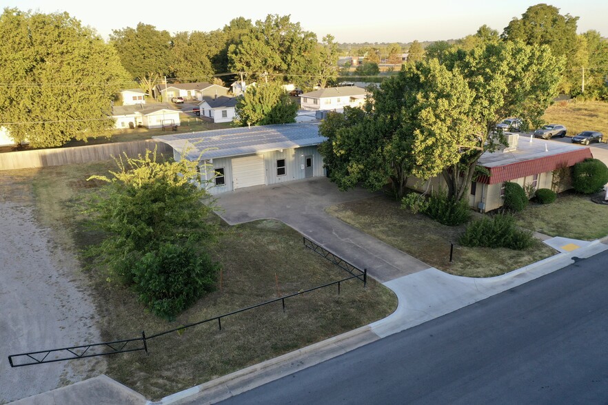 1413 N Muskogee Pl, Claremore, OK en alquiler - Foto del edificio - Imagen 1 de 12