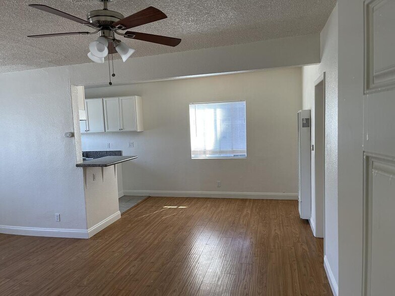 426-428 W 77th St, Los Angeles, CA en venta - Foto del interior - Imagen 3 de 9