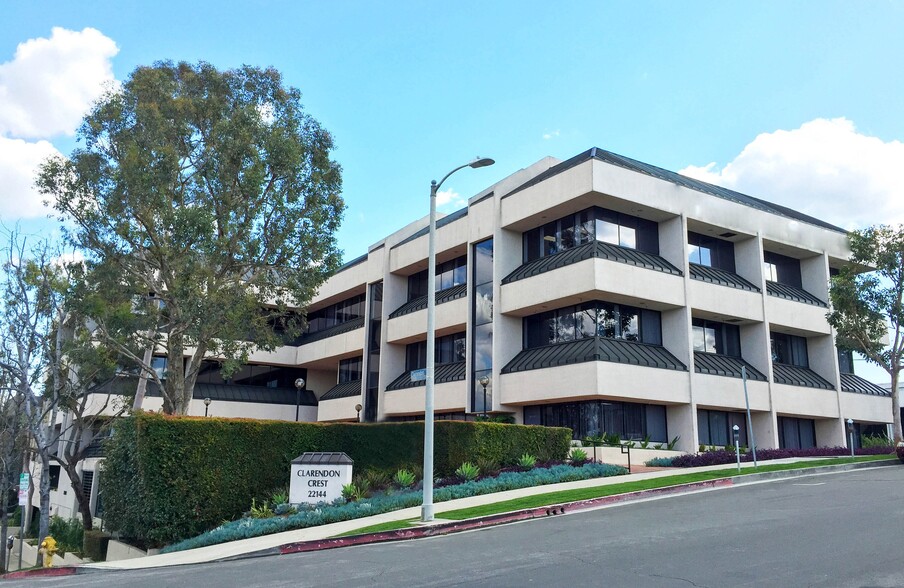 22144 Clarendon St, Woodland Hills, CA en alquiler - Foto del edificio - Imagen 1 de 10