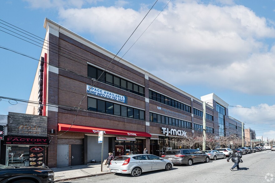 KINGSWOOD CENTER, Brooklyn, NY en alquiler - Foto del edificio - Imagen 2 de 5