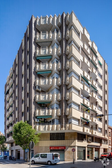 Carrer del General Prim, 27, L'Hospitalet de Llobregat, Barcelona en venta - Foto del edificio - Imagen 2 de 2