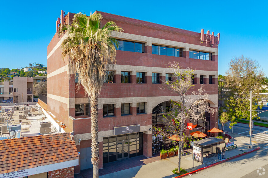 15060 Ventura Blvd, Sherman Oaks, CA en alquiler - Foto del edificio - Imagen 1 de 9