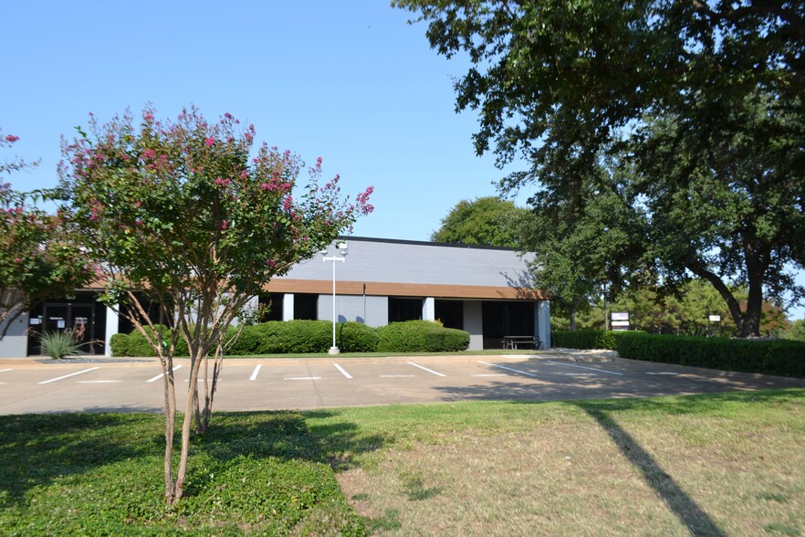 8101 Ridgepoint Dr, Irving, TX en alquiler - Foto del edificio - Imagen 3 de 4