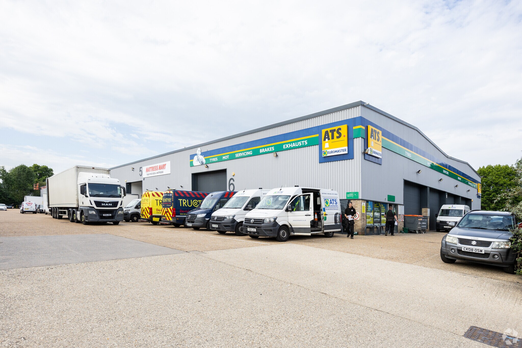 Cobham Way, Crawley en alquiler Foto principal- Imagen 1 de 9