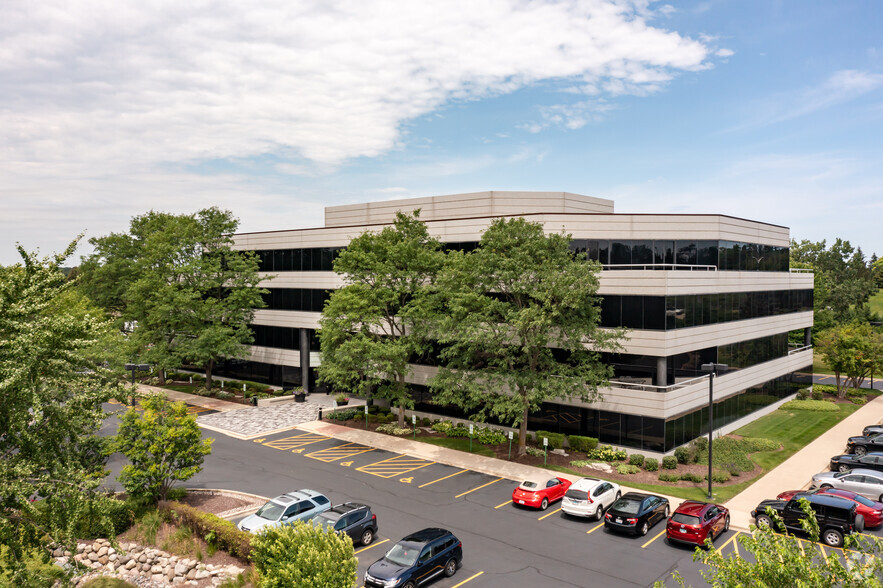 750 Warrenville Rd, Lisle, IL en alquiler - Foto del edificio - Imagen 1 de 13