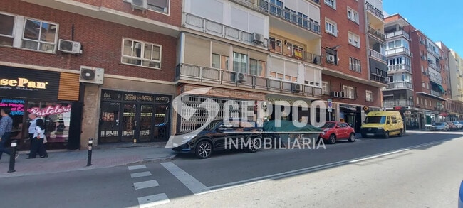 Más detalles de Calle de Cartagena, Madrid - Edificio residencial​ en venta
