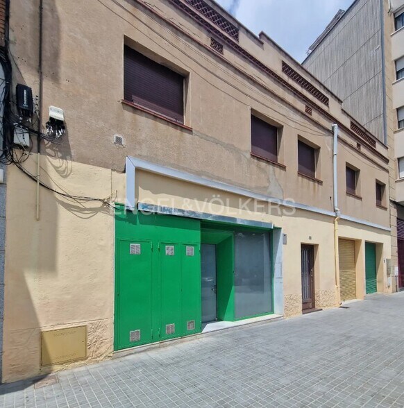 Edificio residencial en Viladecans, Barcelona en venta - Foto del edificio - Imagen 2 de 3